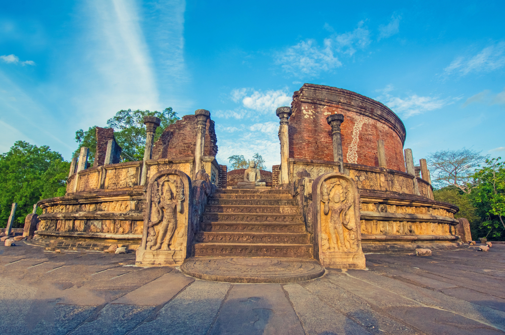 Dry season is more suitable for visiting the ruins and ancient structures 