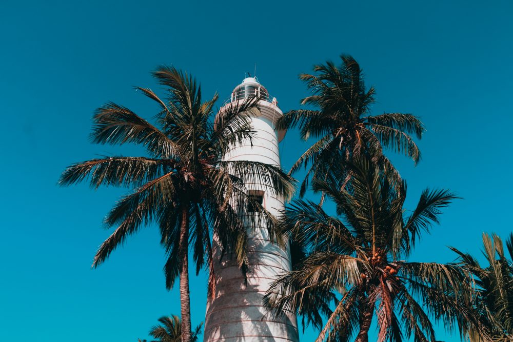 The Galle Lighthouse is one of the city's most iconic structures. https://unsplash.com/photos/Bx7HJQtItpw